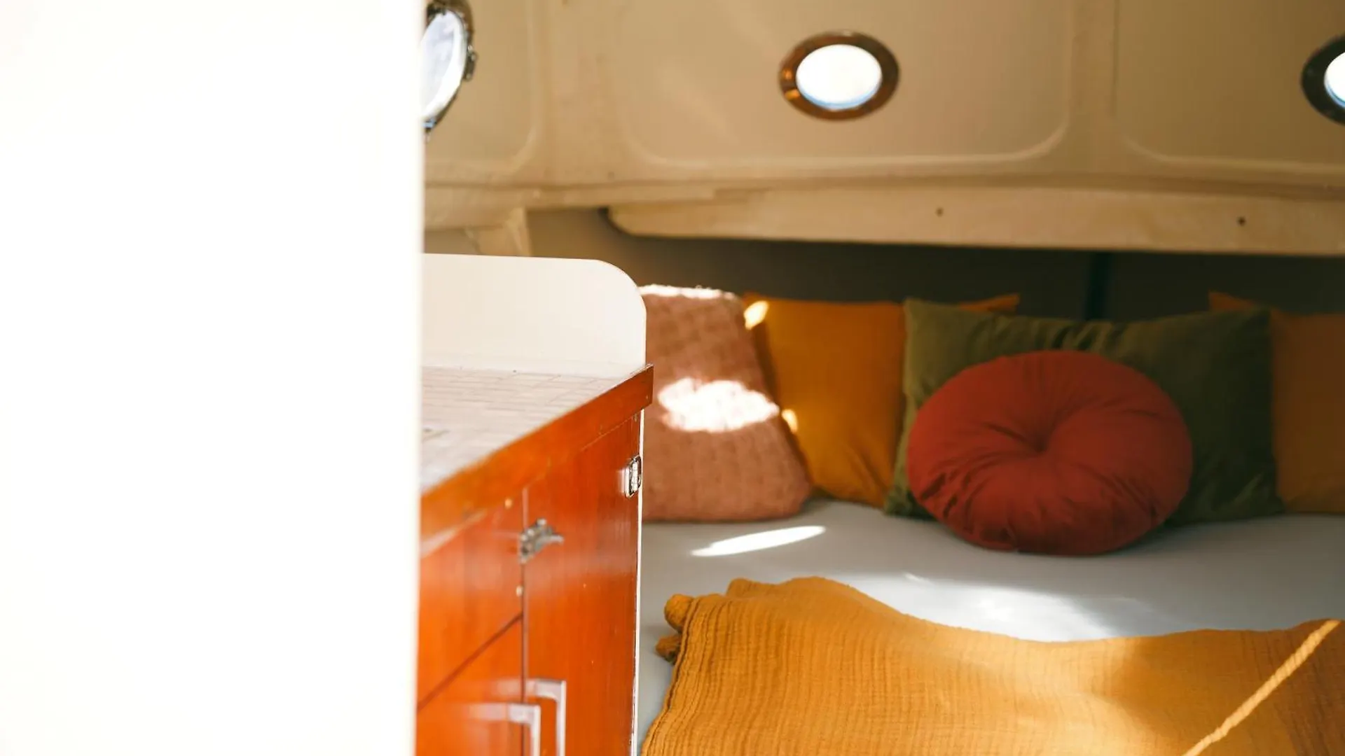 De Buitenkans Unique Cabins - Urban Camping Rotterdam 0*,  Netherlands
