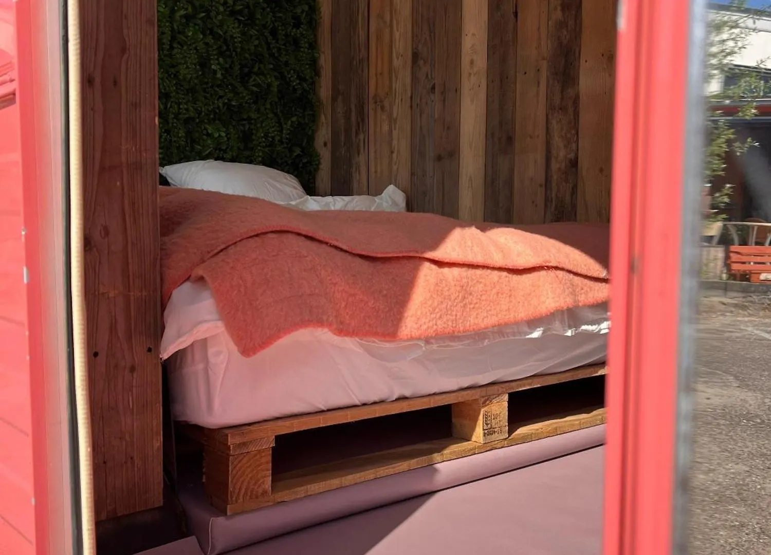 De Buitenkans Unique Cabins - Urban Camping Rotterdam Netherlands