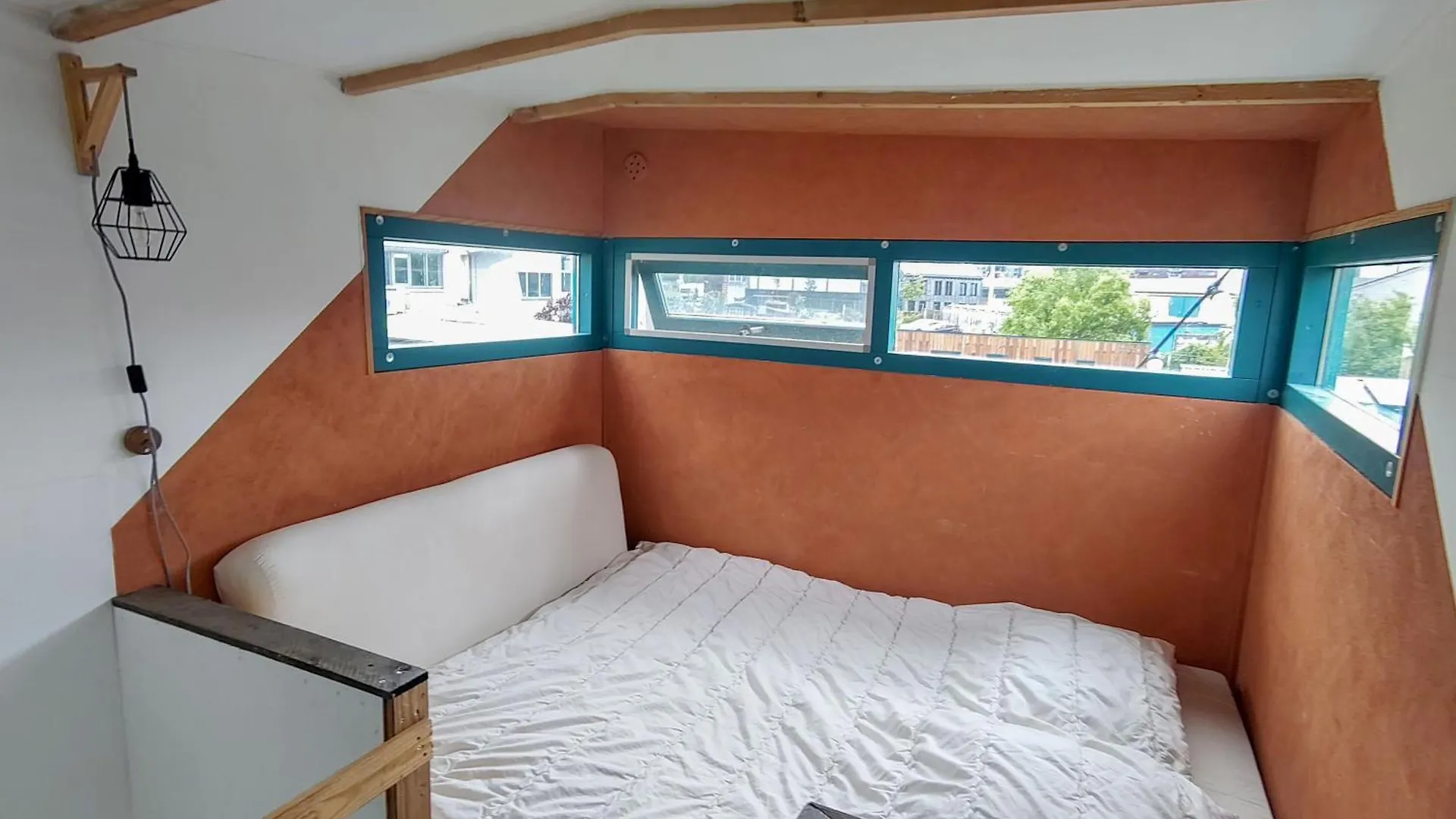 Campsite De Buitenkans Unique Cabins - Urban Camping Rotterdam Netherlands